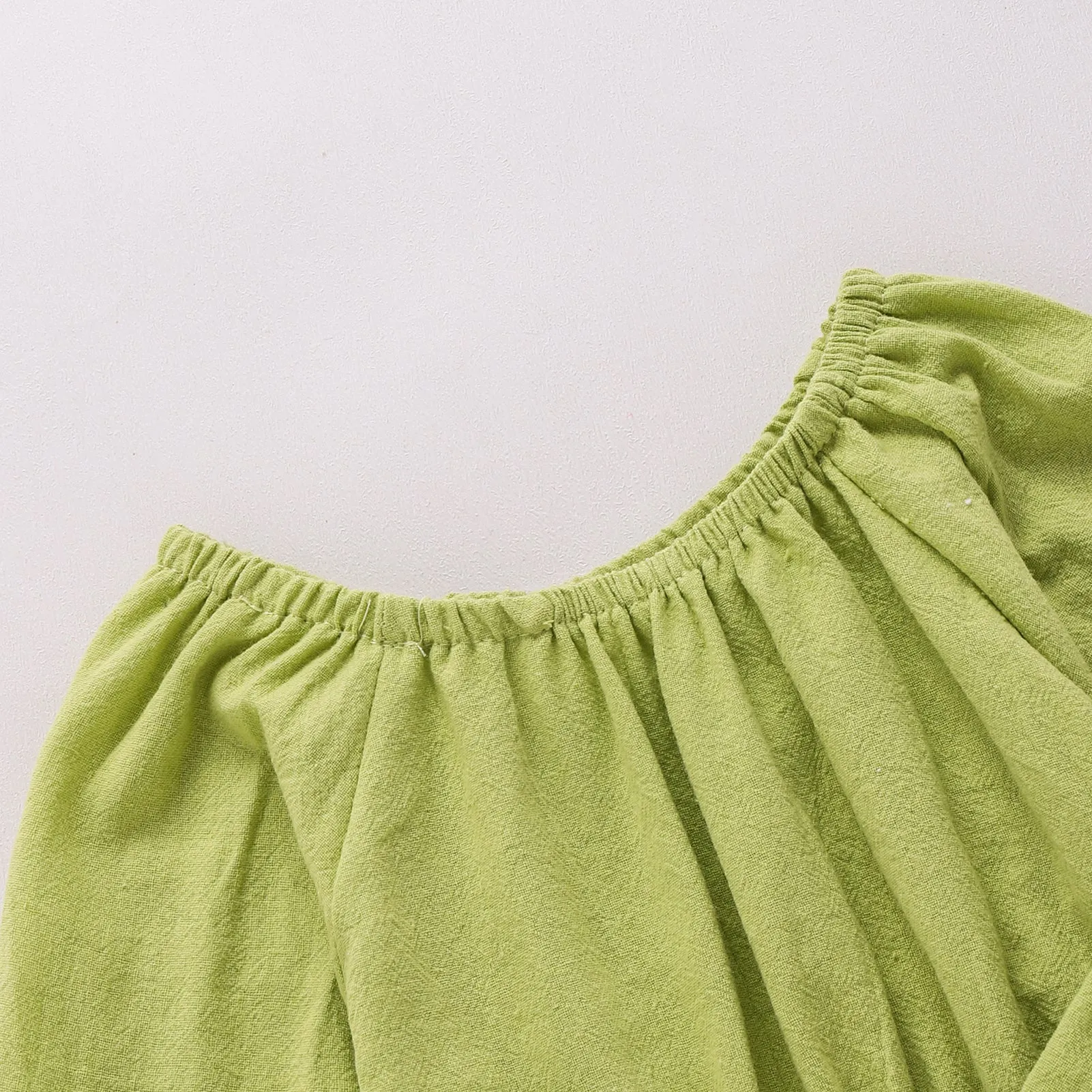 100% Cotton Solid Bowknot Decor Long-sleeve Baby Romper