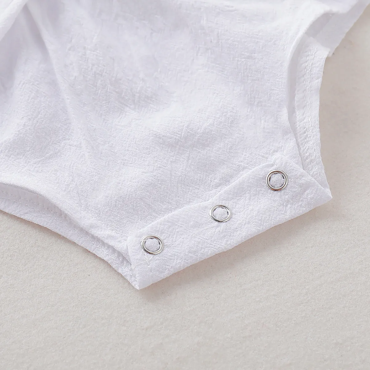 100% Cotton Solid Bowknot Decor Long-sleeve Baby Romper