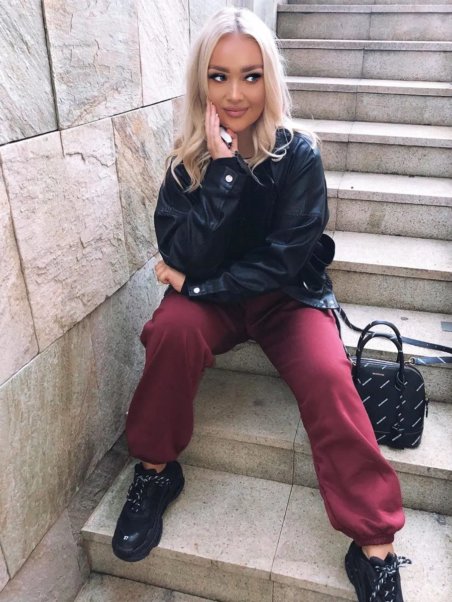 Barbara Oversized Fleece Joggers In Wine