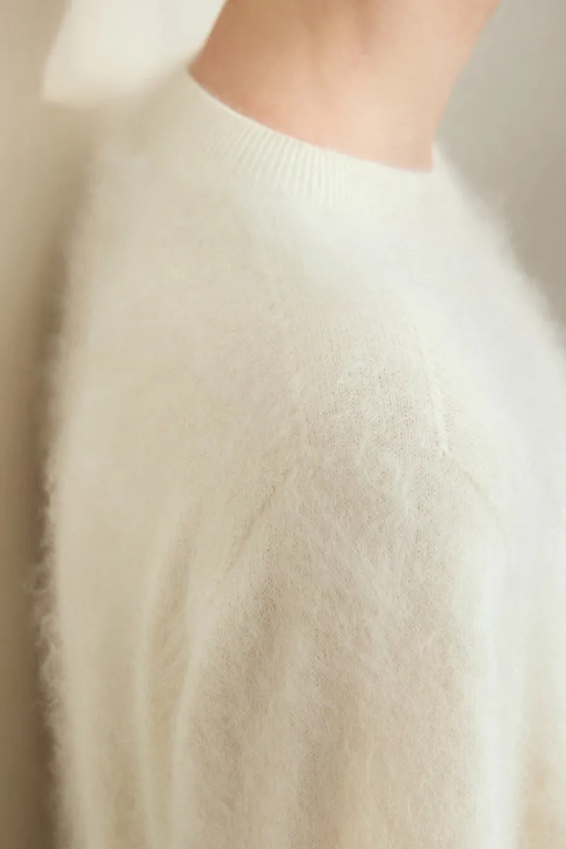 Brushed Cashmere Seamless Knit Crewneck Sweater