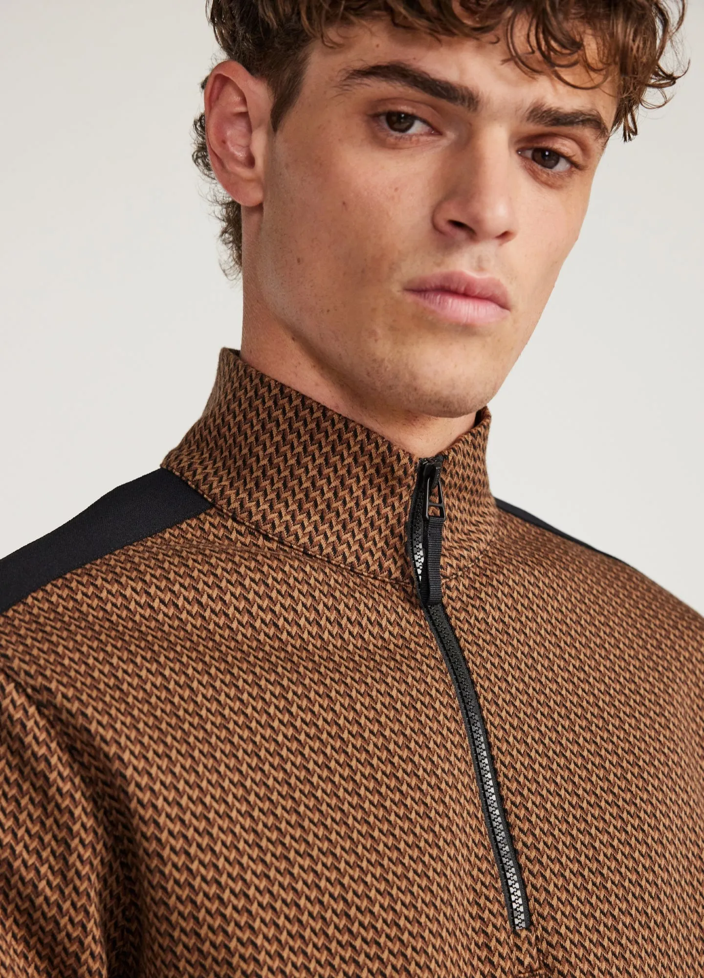 Jacquard Half Zip Sweatshirt Caramel
