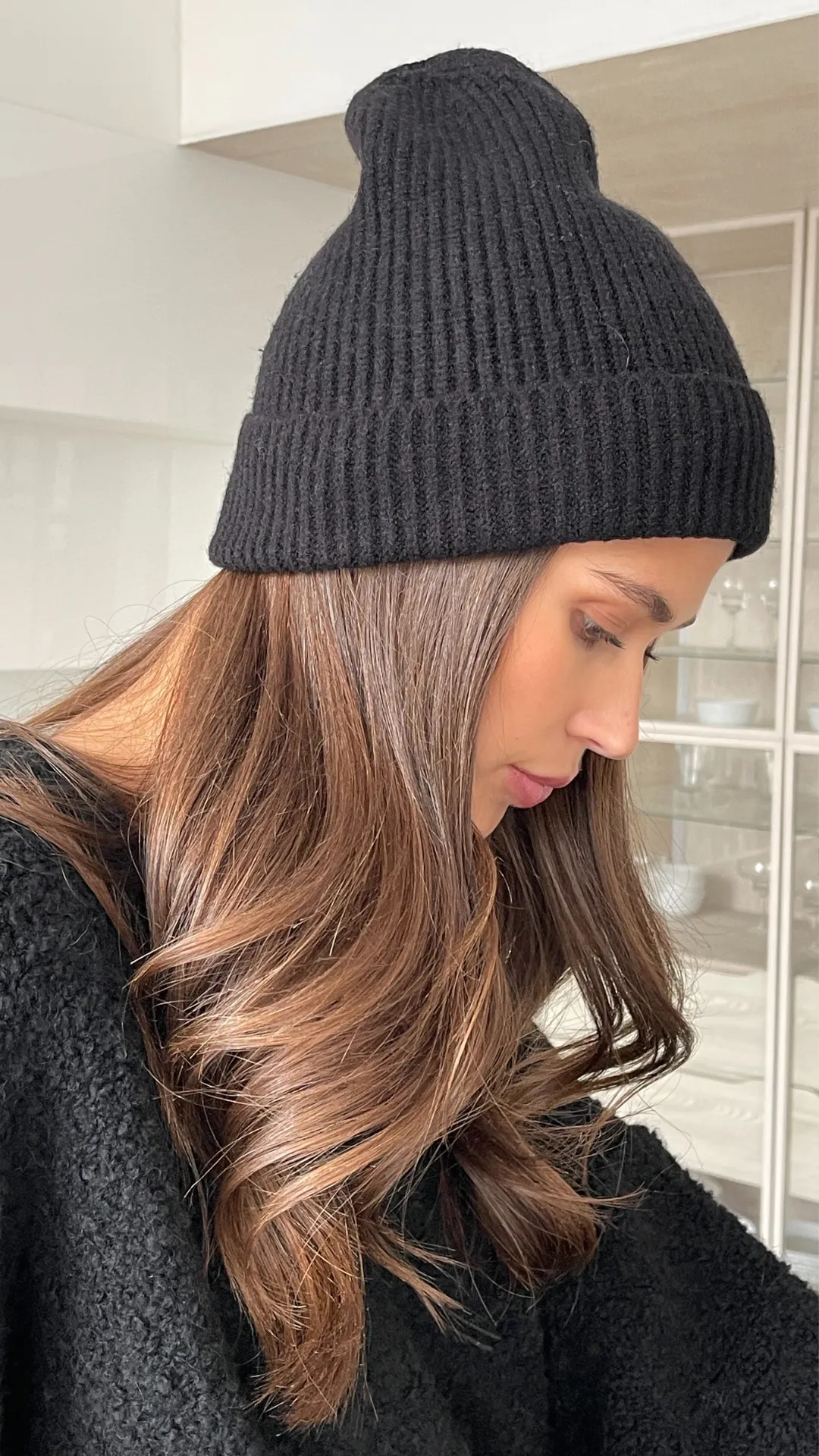 JANA KNITTED RIBBED HAT - BLACK
