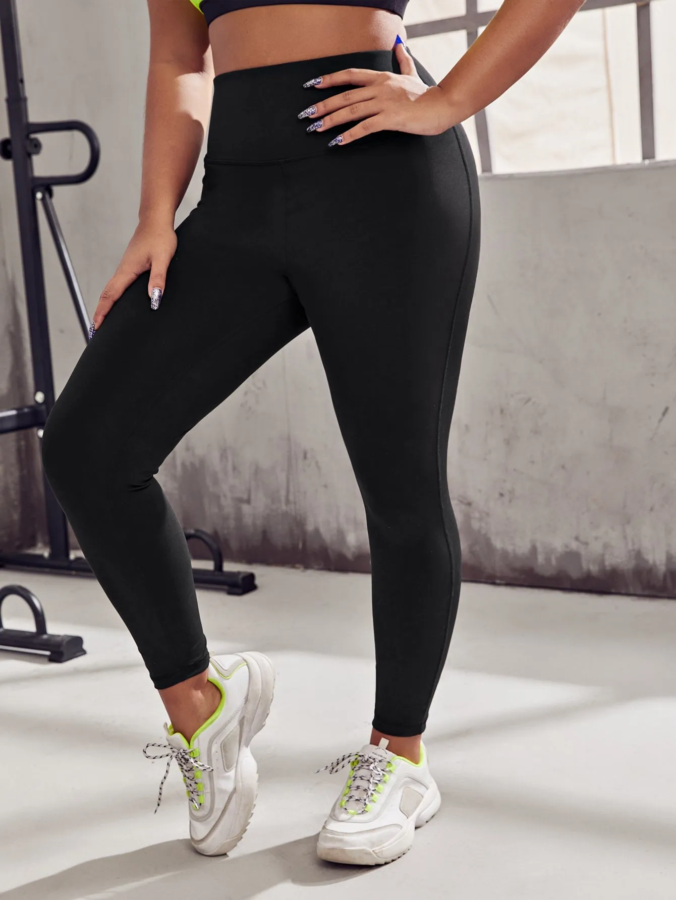 Plain Criss Cross High Waist Cropped Plus Size Sports Leggings & Pants