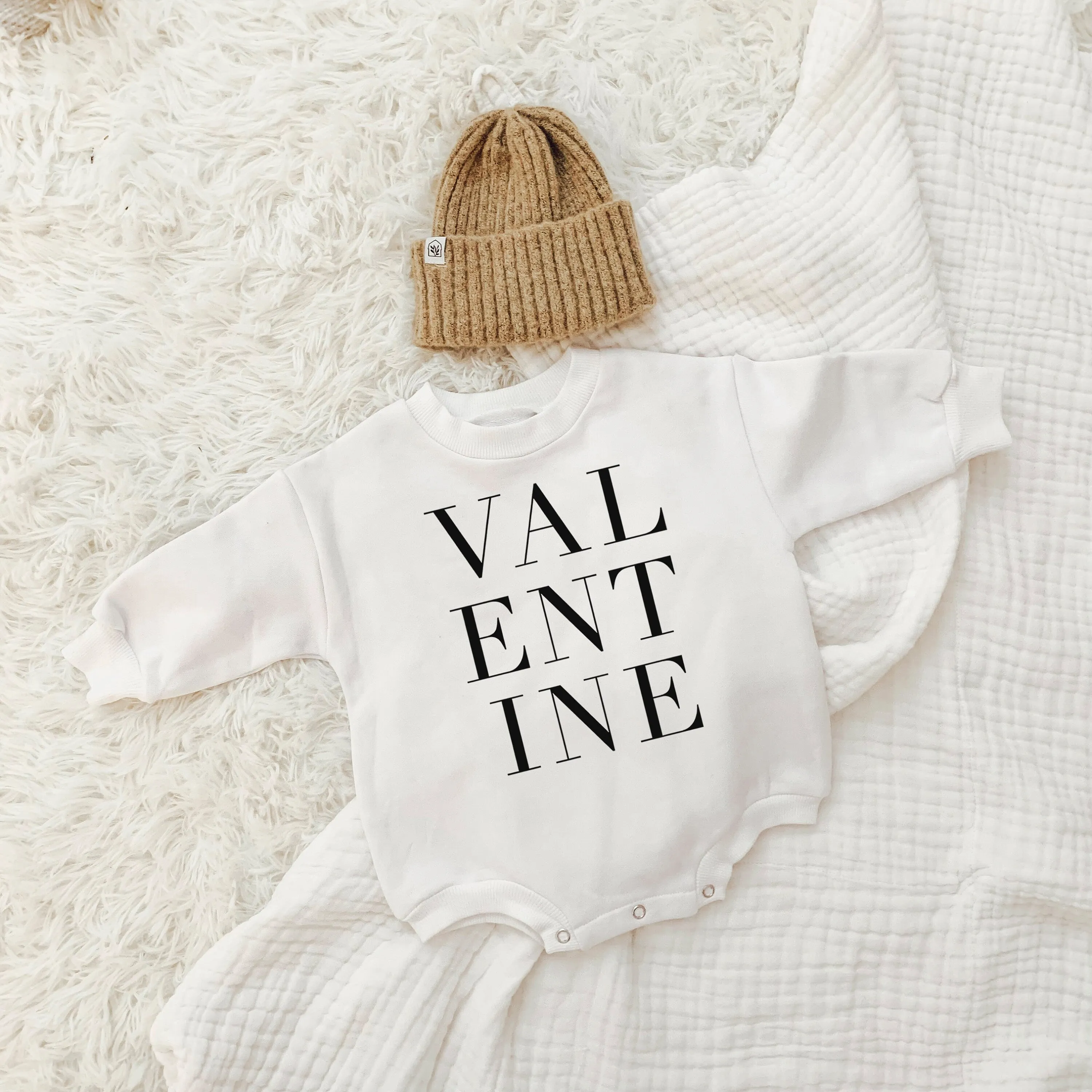 Valentine's baby outfit, Valentine's Day, Baby Valentine's Day baby sweatshirt Unisex, Bubble Romper, Valentine, Cream monochrome Valentine