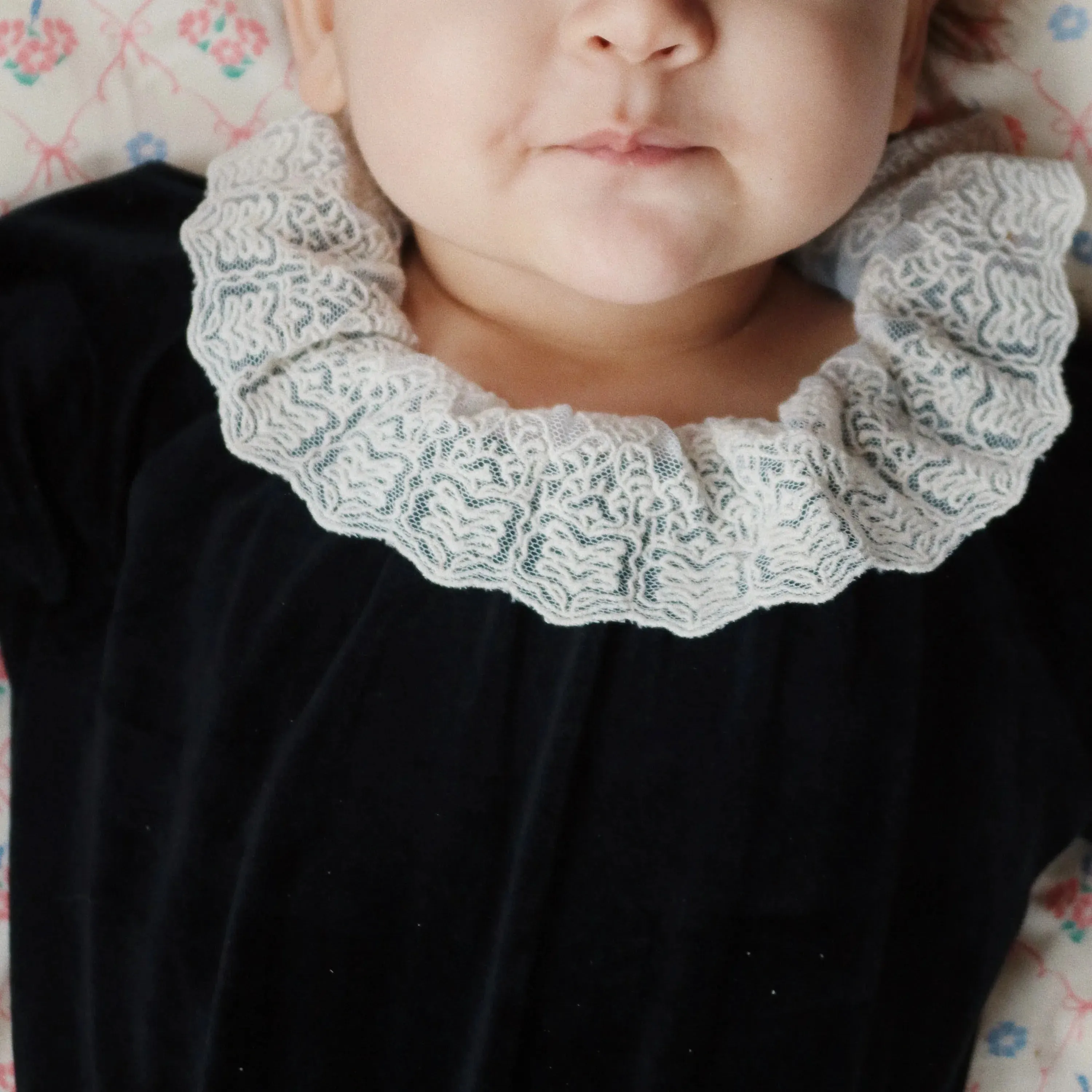 Venola Lace Collared Velvet Baby Romper (Black)